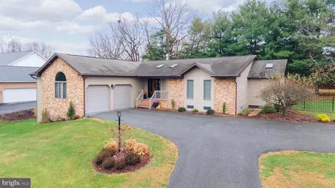 11005 Palmwood Cir, Hagerstown, MD 21742