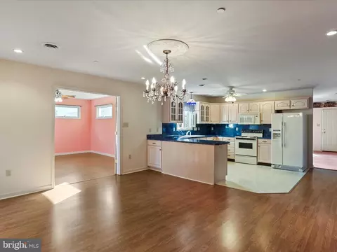 Living - 236 S Fork Dr, Hagerstown, MD 21740 photo 3 of 4
