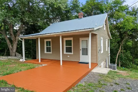 39 Brent St, Hancock, MD 21750