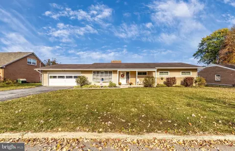 13532 Donnybrook Dr, Hagerstown, MD 21742