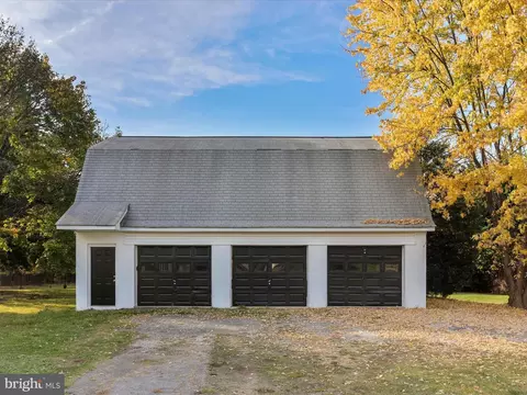 Exterior - 40 Crystal Falls Dr, Smithsburg, MD 21783 photo 10 of 12