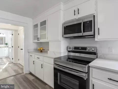 Entry Way - 40 Crystal Falls Dr, Smithsburg, MD 21783 photo 4 of 4