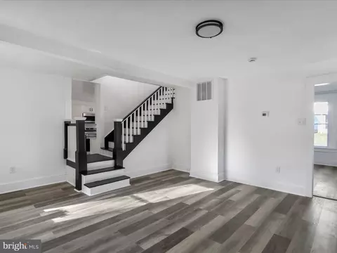 Living - 40 Crystal Falls Dr, Smithsburg, MD 21783 photo 1 of 5