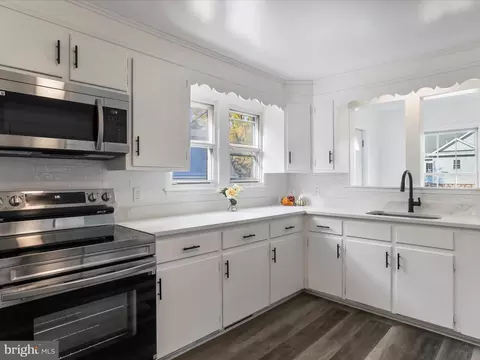 Kitchen - 40 Crystal Falls Dr, Smithsburg, MD 21783 photo 4 of 5