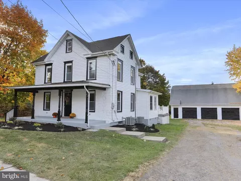 Exterior - 40 Crystal Falls Dr, Smithsburg, MD 21783 photo 2 of 12