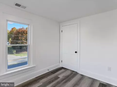Bedroom - 40 Crystal Falls Dr, Smithsburg, MD 21783 photo 2 of 4