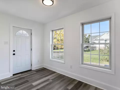 Entry Way - 40 Crystal Falls Dr, Smithsburg, MD 21783 photo 2 of 4