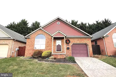 20437 Kings Crest Blvd, Hagerstown, MD 21742