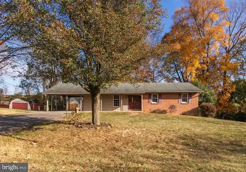 10130 Melody Ln, Hagerstown, MD 21740