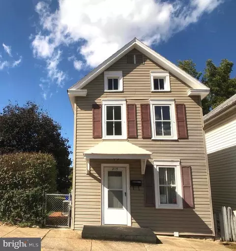 215 Alexander St, Hagerstown, MD 21740