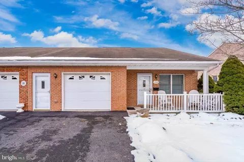 1230 Hunters Woods Dr, Hagerstown, MD 21740