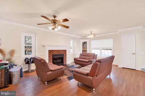Living - 12823 Spickler Rd, Clear Spring, MD 21722 photo 3 of 3