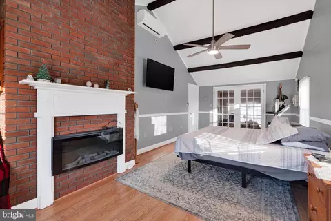 Bedroom - 12823 Spickler Rd, Clear Spring, MD 21722 photo 2 of 8