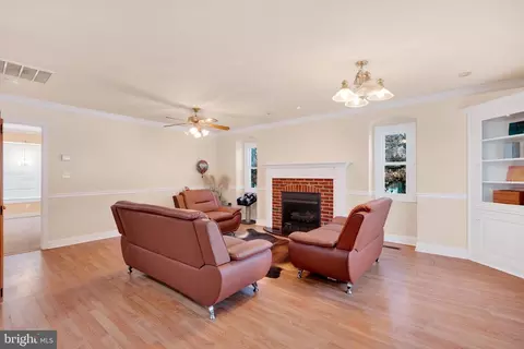 Living - 12823 Spickler Rd, Clear Spring, MD 21722 photo 2 of 3