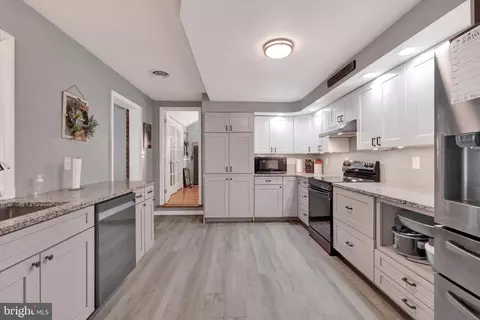 Kitchen - 12823 Spickler Rd, Clear Spring, MD 21722 photo 2 of 4
