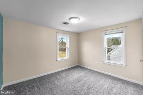 Bedroom - 25436 Warren Ave, Cascade, MD 21719 photo 3 of 5
