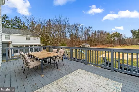 Exterior - 25436 Warren Ave, Cascade, MD 21719 photo 2 of 3