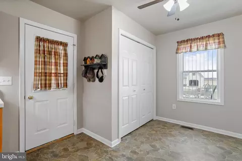 Entry Way - 11831 Ashton Rd, Clear Spring, MD 21722 photo 2 of 5