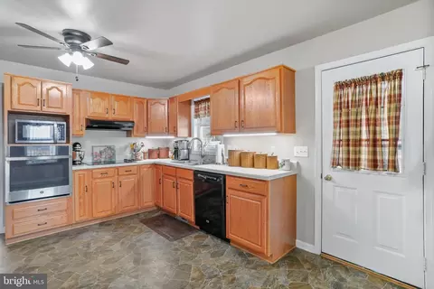 Entry Way - 11831 Ashton Rd, Clear Spring, MD 21722 photo 1 of 5