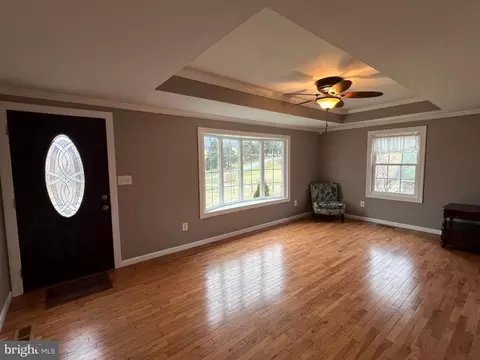 Living - 11731 Rocky Meadow Rd, Clear Spring, MD 21722 photo 2 of 4