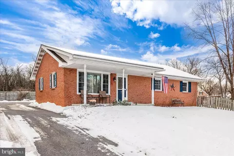15225 Clear Spring Rd, Williamsport, MD 21795