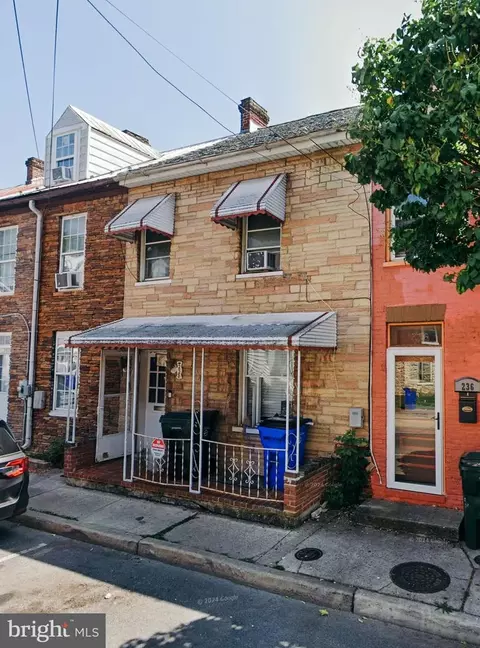 238 N Locust St, Hagerstown, MD 21740
