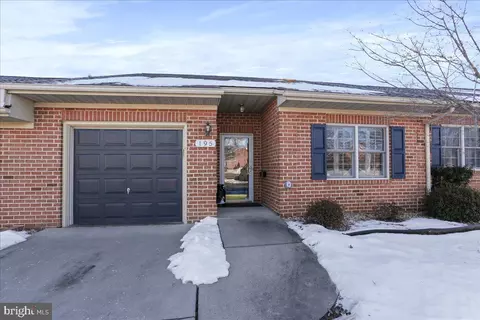 195 Sunbrook Ln #205, Hagerstown, MD 21742