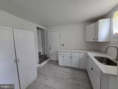 Entry Way - 23806 Suede Ln, Smithsburg, MD 21783 photo 2 of 6
