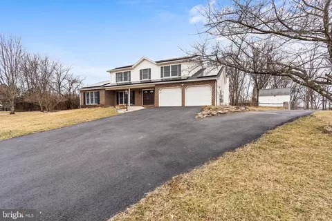 16208 River Bend Ct, Williamsport, MD 21795