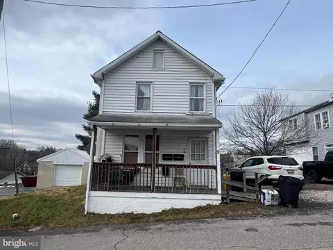 9 Methodist Ave, Hancock, MD 21750