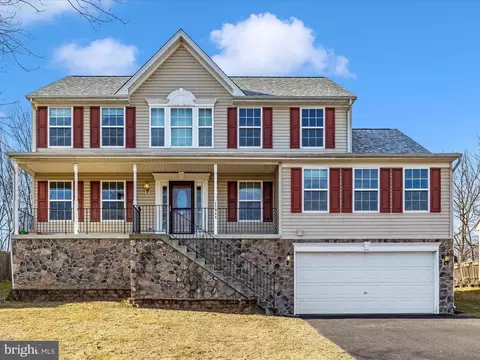 17948 Lyles Dr, Hagerstown, MD 21740