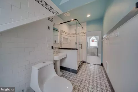 Bath - 61 E North Ave, Hagerstown, MD 21740 photo 6 of 6