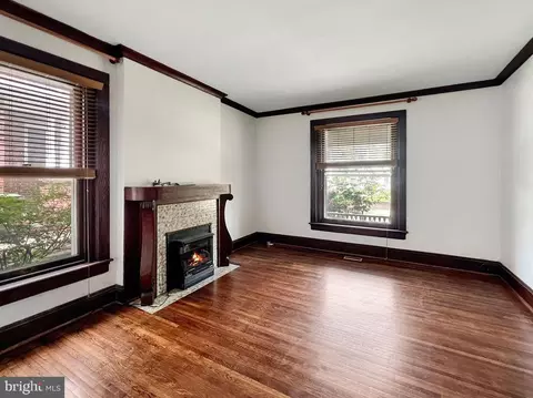 Living - 61 E North Ave, Hagerstown, MD 21740 photo 2 of 8