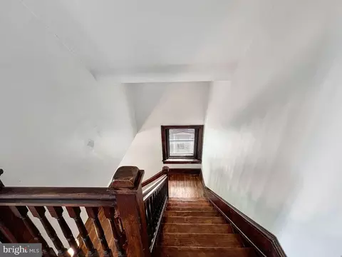 Entry Way - 61 E North Ave, Hagerstown, MD 21740 photo 10 of 13