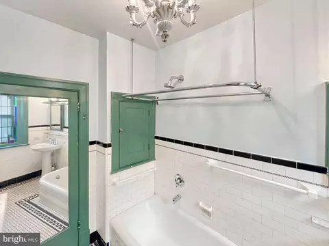 Bath - 61 E North Ave, Hagerstown, MD 21740 photo 3 of 6