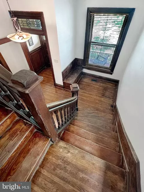 Entry Way - 61 E North Ave, Hagerstown, MD 21740 photo 11 of 13
