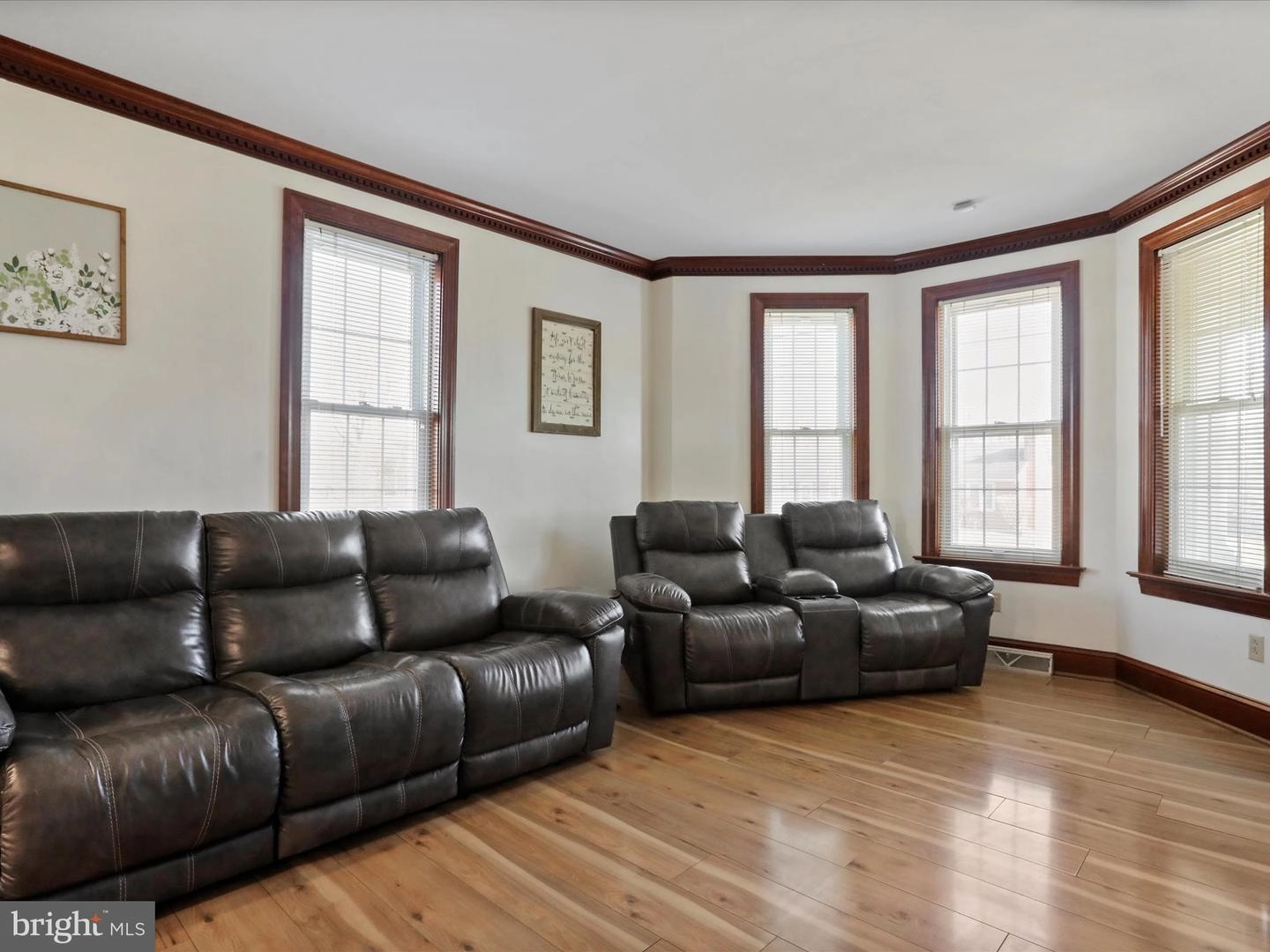 Living - 12368 Big Pool Rd, Clear Spring, MD 21722 photo 2 of 3