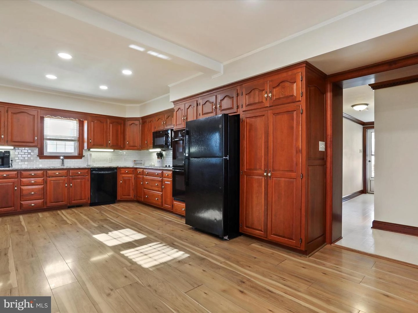 Kitchen - 12368 Big Pool Rd, Clear Spring, MD 21722 photo 4 of 5