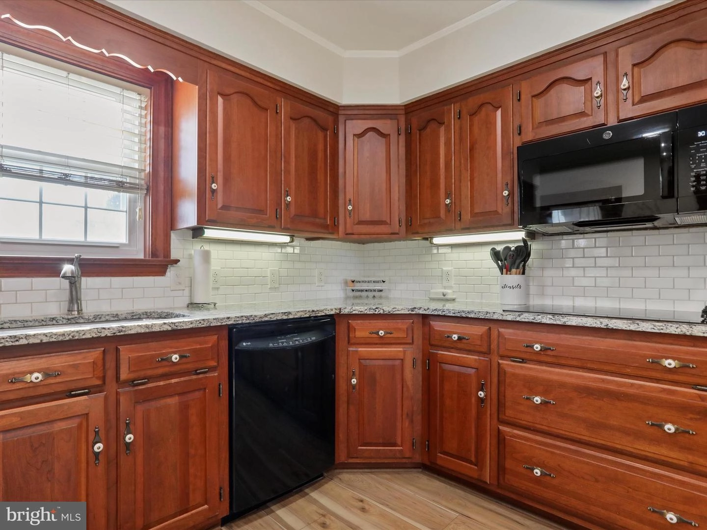 Kitchen - 12368 Big Pool Rd, Clear Spring, MD 21722 photo 3 of 5