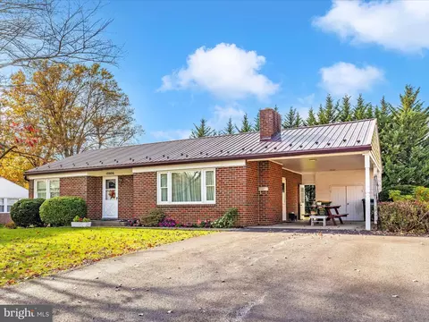 10806 Roessner Ave, Hagerstown, MD 21740