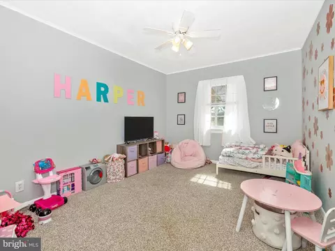 Bedroom - 20403 Old Forge Rd, Hagerstown, MD 21742 photo 6 of 12