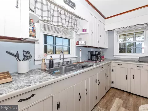 Kitchen - 20403 Old Forge Rd, Hagerstown, MD 21742 photo 6 of 6