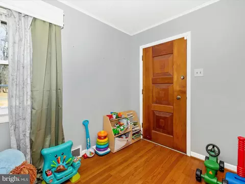 Entry Way - 20403 Old Forge Rd, Hagerstown, MD 21742 photo 1 of 4