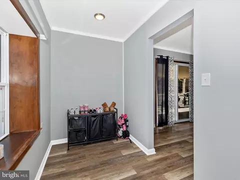 Entry Way - 20403 Old Forge Rd, Hagerstown, MD 21742 photo 3 of 4
