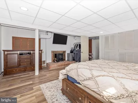 Bedroom - 20403 Old Forge Rd, Hagerstown, MD 21742 photo 5 of 12
