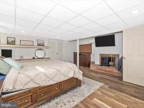 Bedroom - 20403 Old Forge Rd, Hagerstown, MD 21742 photo 2 of 12