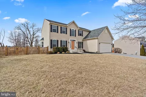 10118 Roulette Dr, Hagerstown, MD 21740
