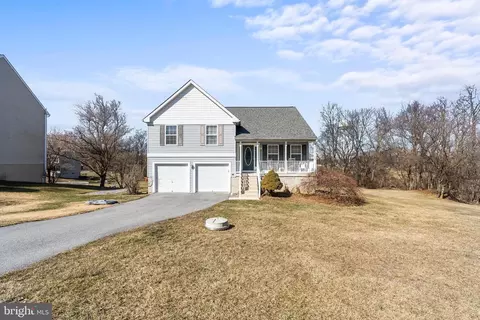 17717 Davidson Dr, Sharpsburg, MD 21782