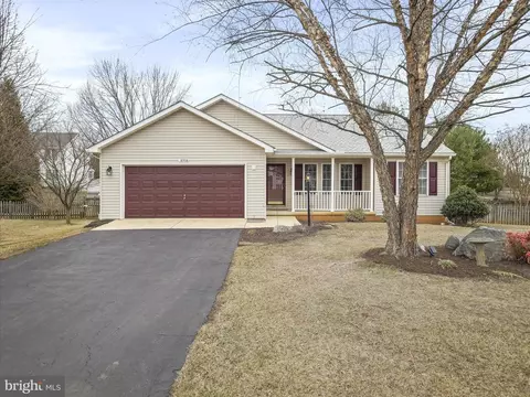 18508 Nathan Ct, Hagerstown, MD 21740