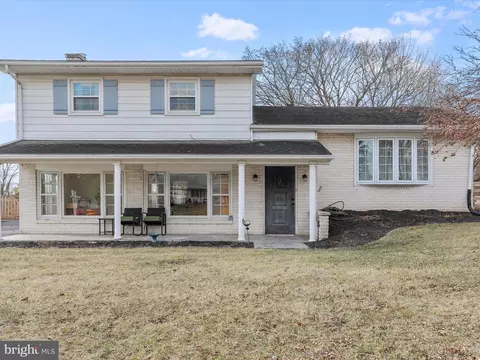 19219 Woodhaven Dr, Hagerstown, MD 21742